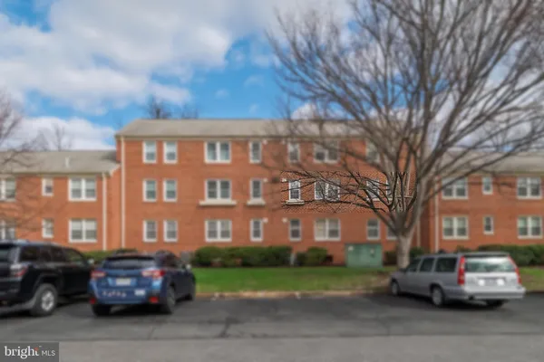 $300,000 | 1303 Belle View Boulevard, Unit B1, Alexandria, VA 22307