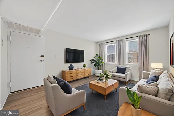 $300,000 | 1303 Belle View Boulevard, Unit B1, Alexandria, VA 22307