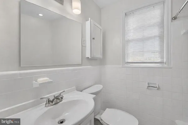 $300,000 | 1303 Belle View Boulevard, Unit B1, Alexandria, VA 22307