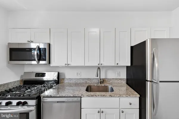 $300,000 | 1303 Belle View Boulevard, Unit B1, Alexandria, VA 22307