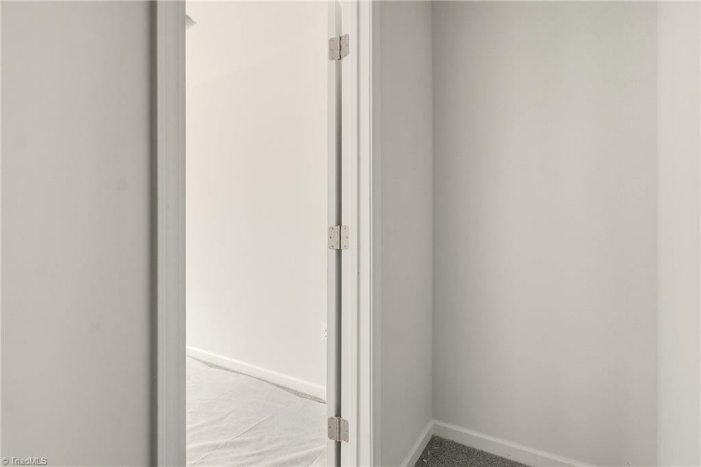 2512 Machine Street Winston-Salem, NC 27105 - Photo 4 of 32