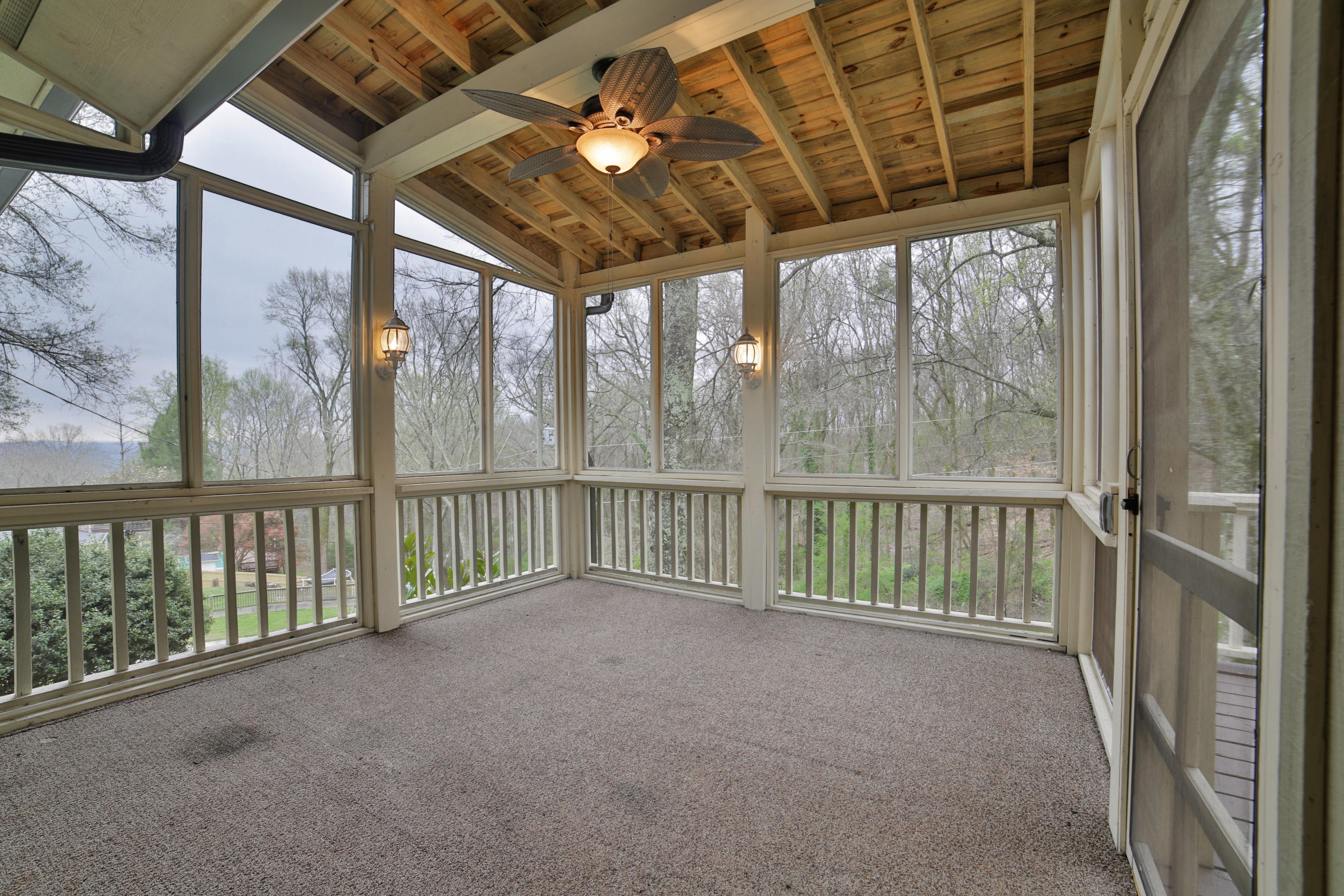 5817 North Park Road Hixson, TN 37343 - Photo 13 of 42 Back screened porch