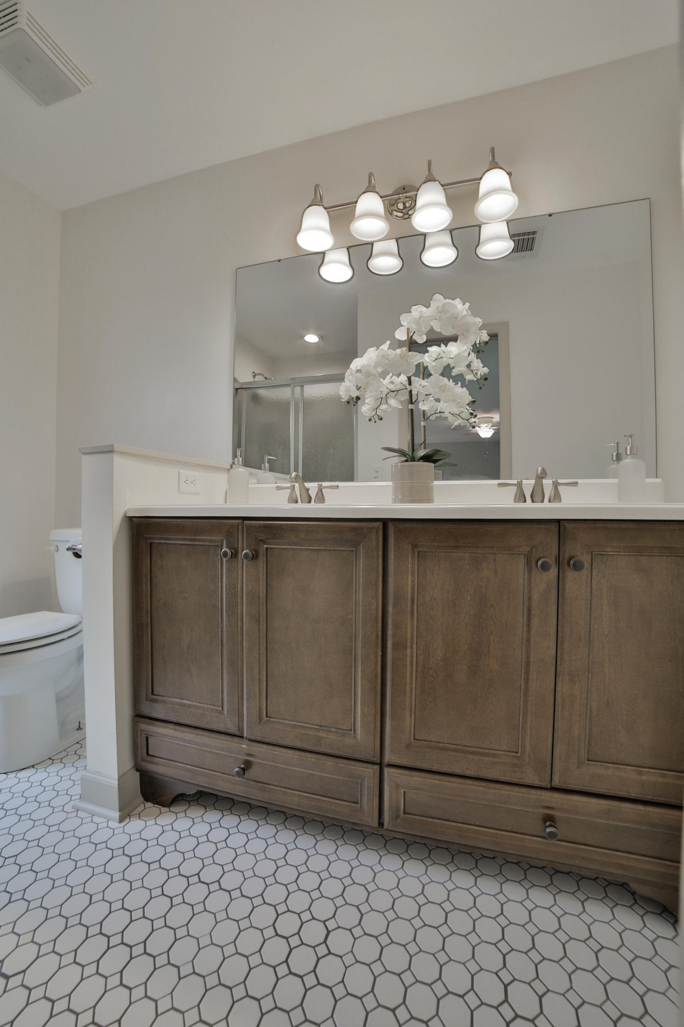 5817 North Park Road Hixson, TN 37343 - Photo 20 of 42 double vanity