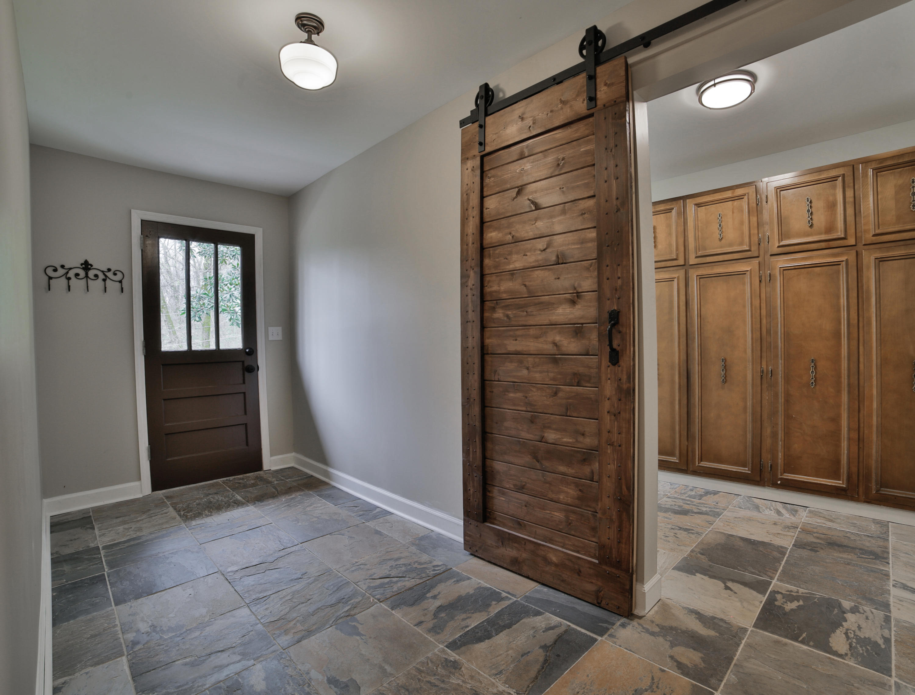 5817 North Park Road Hixson, TN 37343 - Photo 27 of 42 laundry/mud room