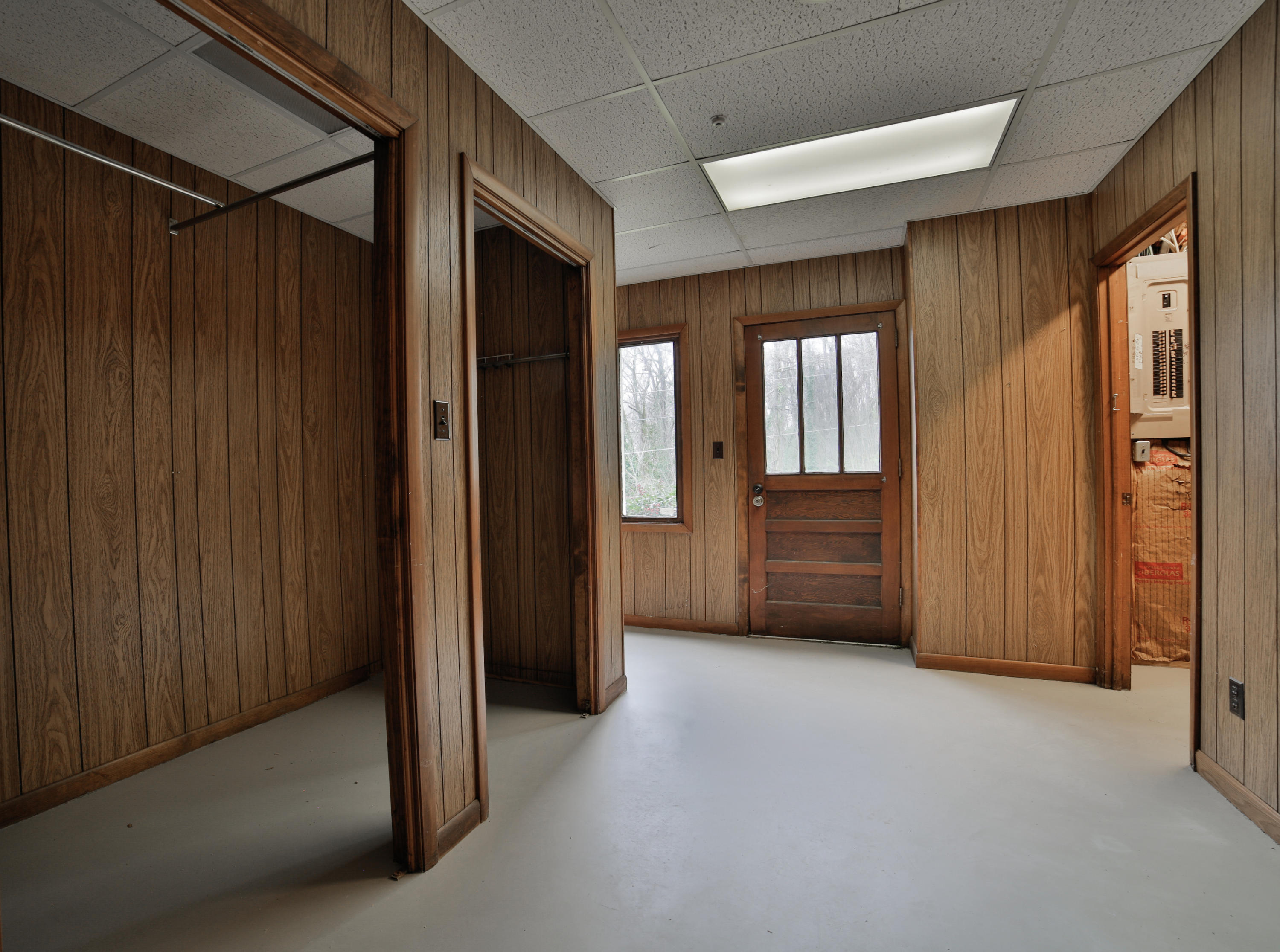 5817 North Park Road Hixson, TN 37343 - Photo 36 of 42 mud room/ storage basement