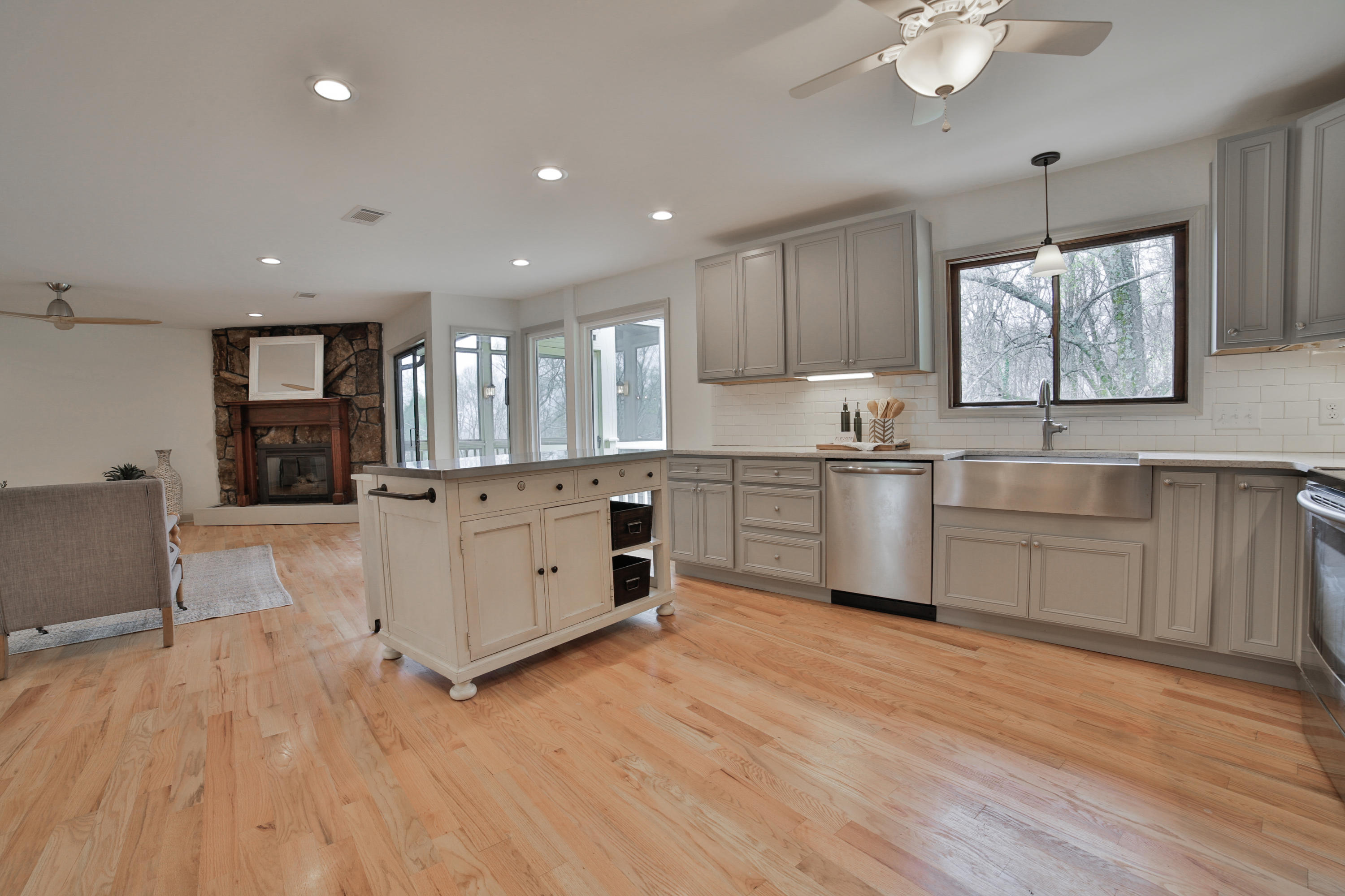 5817 North Park Road Hixson, TN 37343 - Photo 8 of 42 lots of storage