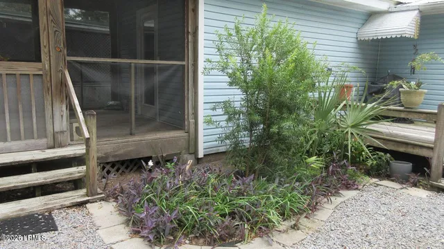 $1,250 | 906 10th Street, Unit B, Port Royal, SC 29935