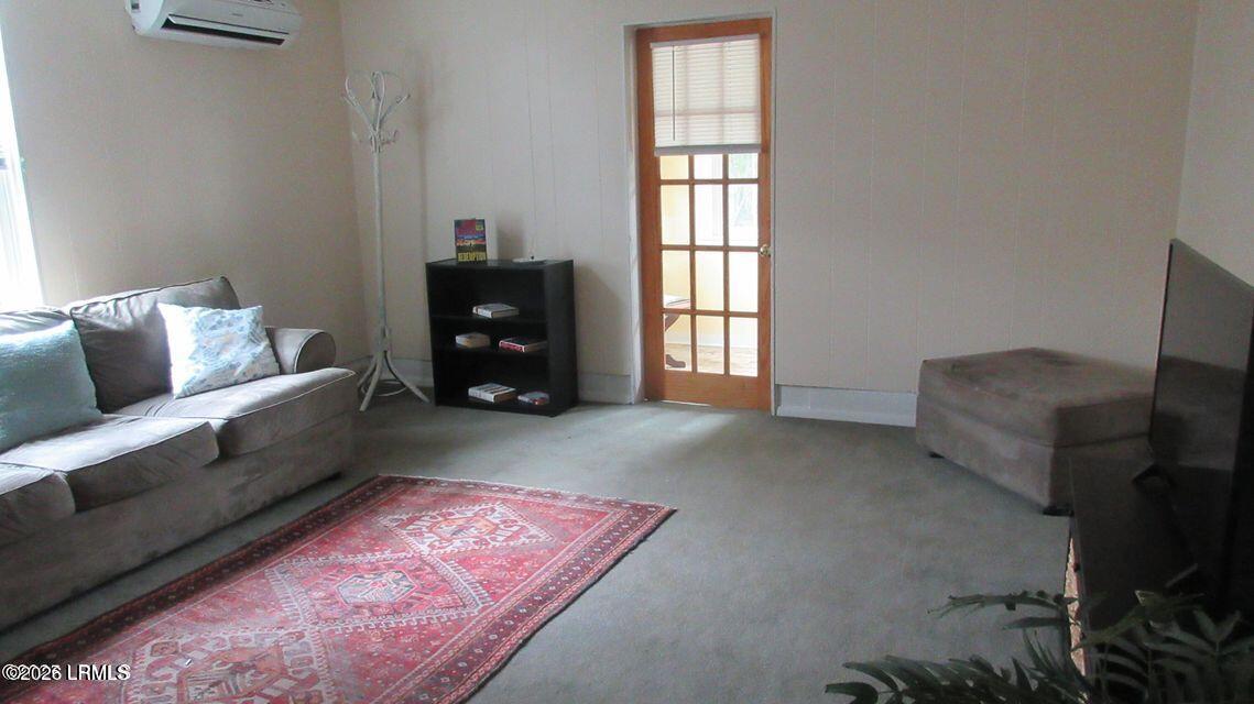 906 10th Street, Unit B Port Royal, SC 29935 - Photo 4 of 18 Living Area.