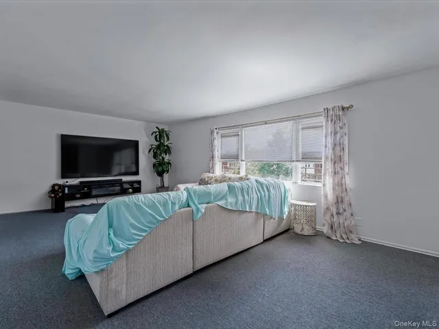 $1,450,000 | 243-17 72nd Avenue | Douglaston