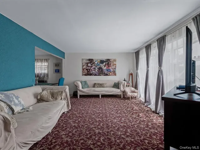 $1,450,000 | 243-17 72nd Avenue | Douglaston