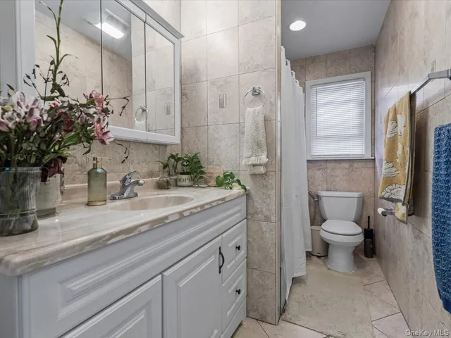 $1,450,000 | 243-17 72nd Avenue | Douglaston