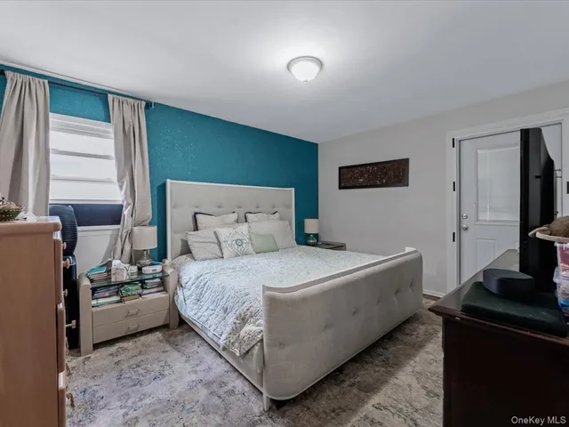 $1,450,000 | 243-17 72nd Avenue | Douglaston