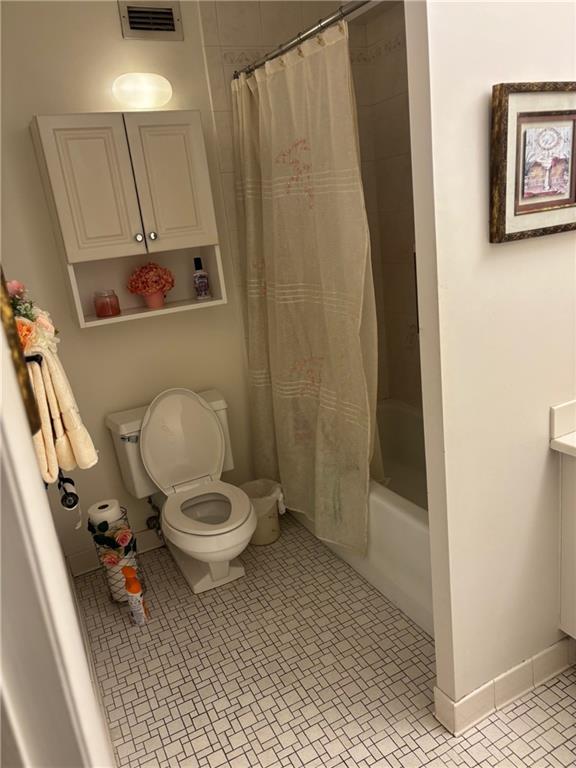 1160 Bower Hill Road, Unit 312B Mt. Lebanon, PA 15243 - Photo 5 of 13 a bathroom with a toilet and a shower