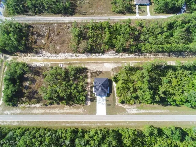 $2,400 | 219 Greenbriar Boulevard, Lehigh Acres, FL 33972