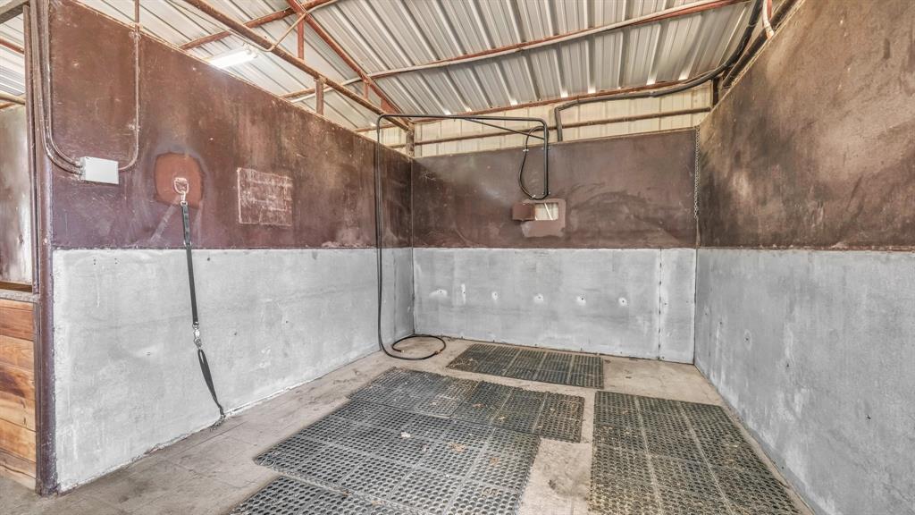 990 Doss Road Millsap, TX 76066 - Photo 11 of 40 a bathroom with a glass door shower