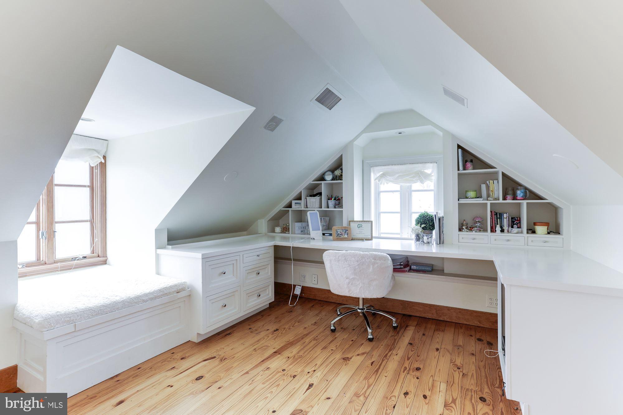 1319 Calder Road McLean, VA 22101 - Photo 38 of 55 Bedroom #5 Sitting Room