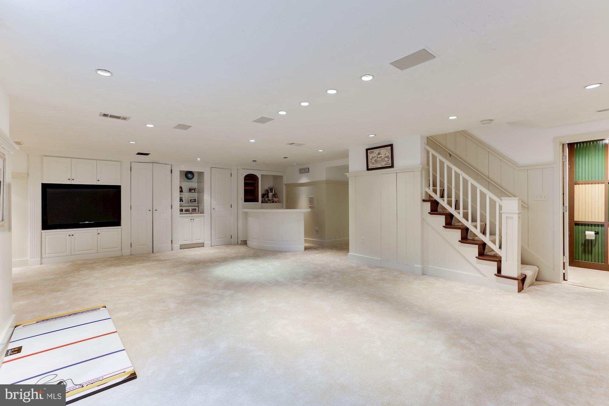 1319 Calder Road McLean, VA 22101 - Photo 41 of 55 a view of a livingroom with a fireplace
