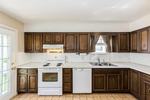 926 Vernon Road Columbus, OH 43209 - Photo 14 of 40 Wow, look at cabinet space in Kitchen