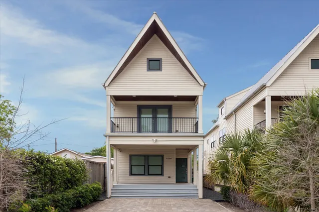 a view of house with outdoor space
