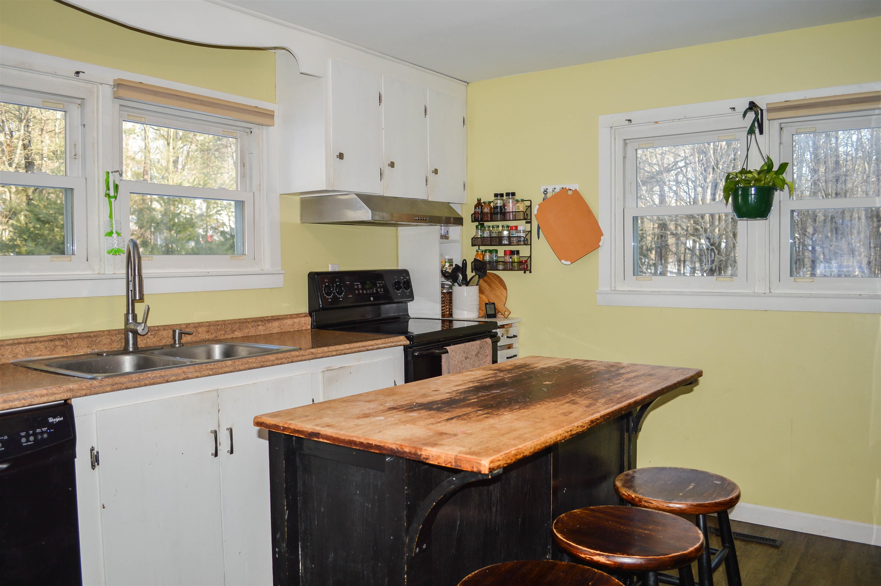 139 Squantum Road Jaffrey, NH 03452 - Photo 9 of 21