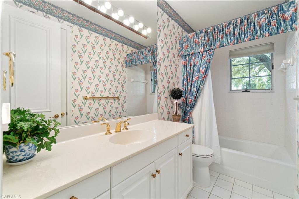 798 Brentwood Point Naples, FL 34110 - Photo 21 of 50