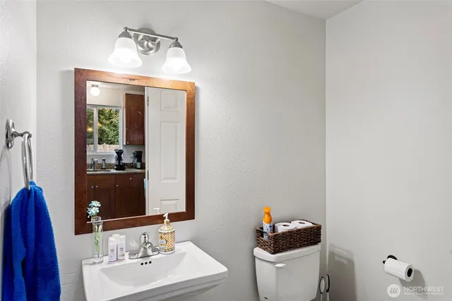 $998,800 | 1518 Northeast 195th Street, Lake Forest Park, WA 98155