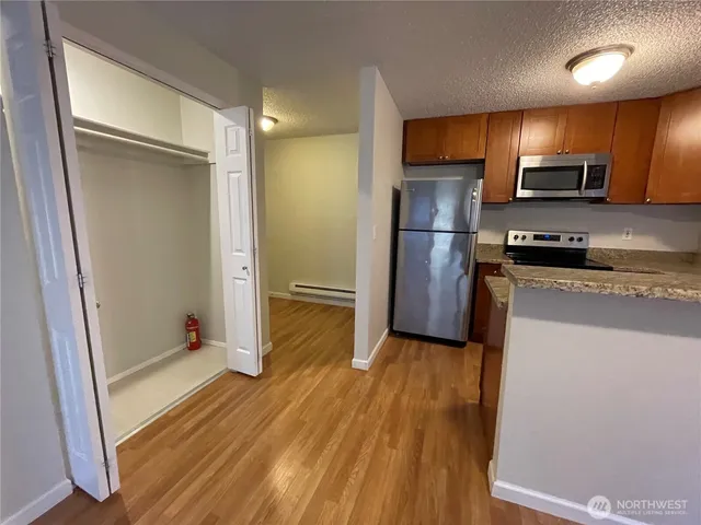 $998,800 | 1518 Northeast 195th Street, Lake Forest Park, WA 98155