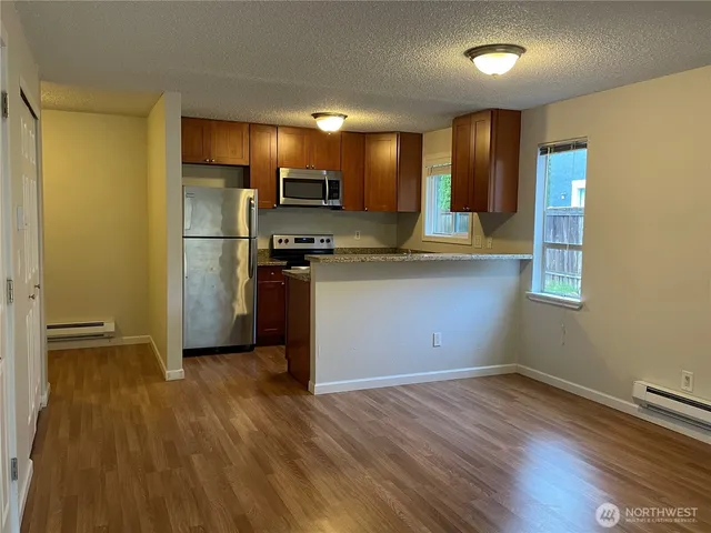 $998,800 | 1518 Northeast 195th Street, Lake Forest Park, WA 98155