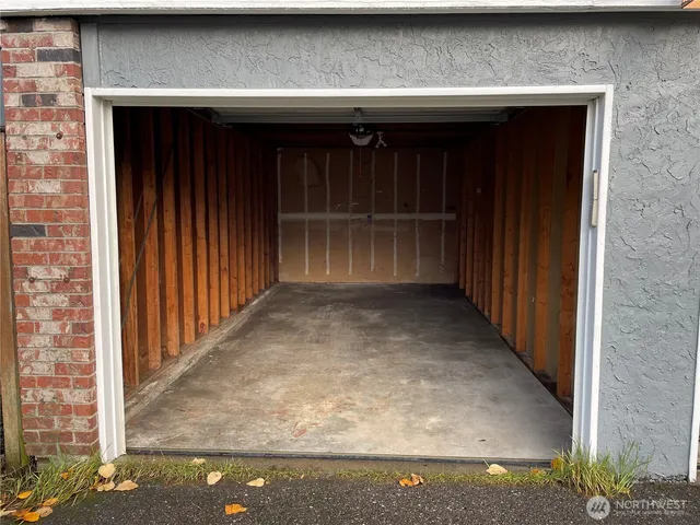 $998,800 | 1518 Northeast 195th Street, Lake Forest Park, WA 98155