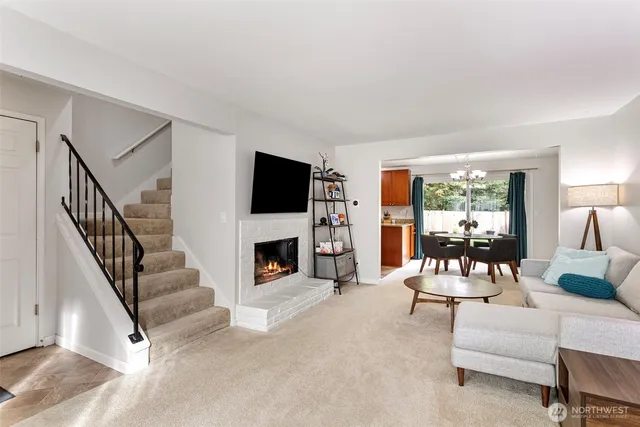 $998,800 | 1518 Northeast 195th Street, Lake Forest Park, WA 98155