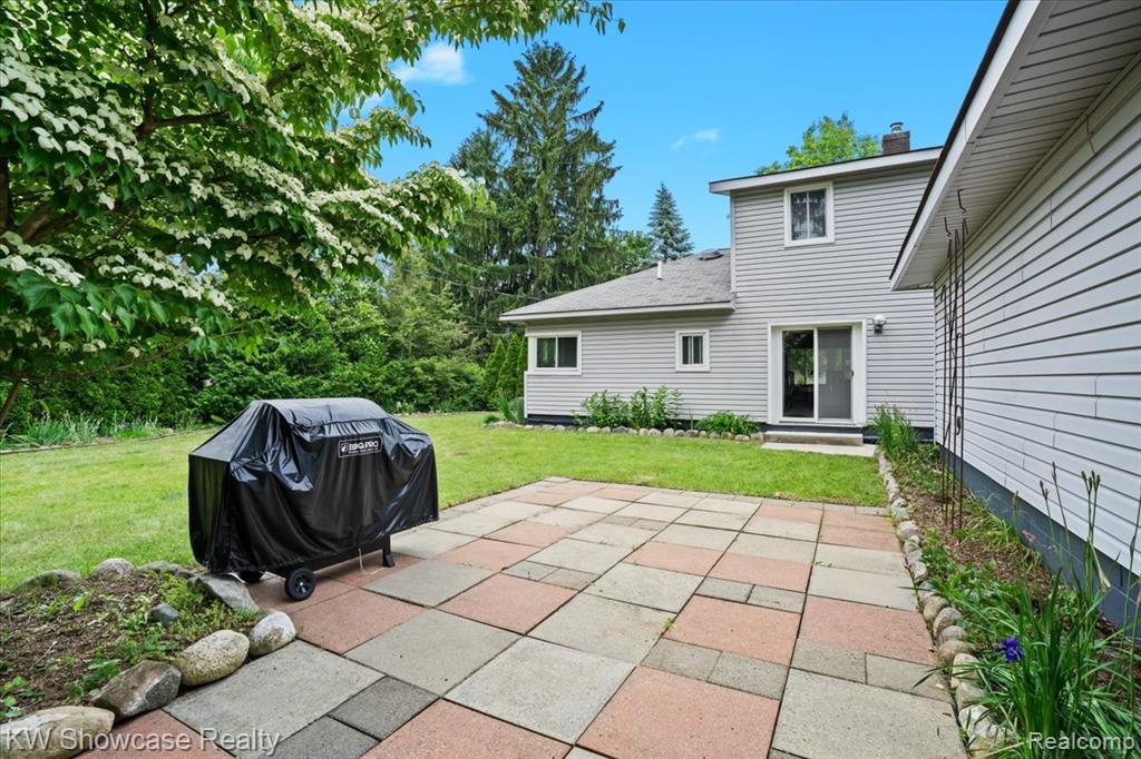 5865 Crescent Road Waterford, MI 48327 - Photo 36 of 36 Gallery Image 36