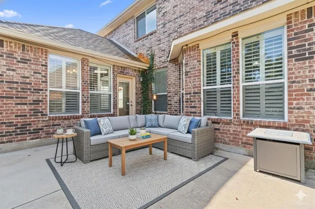 a view of house with outdoor space