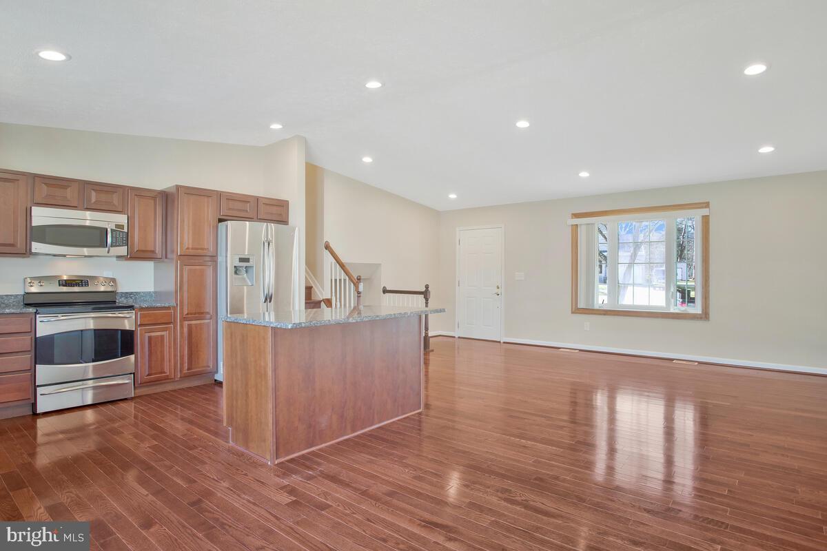 7807 Rippleview Lane Pasadena, MD 21122 - Photo 10 of 35 Gallery Image 10