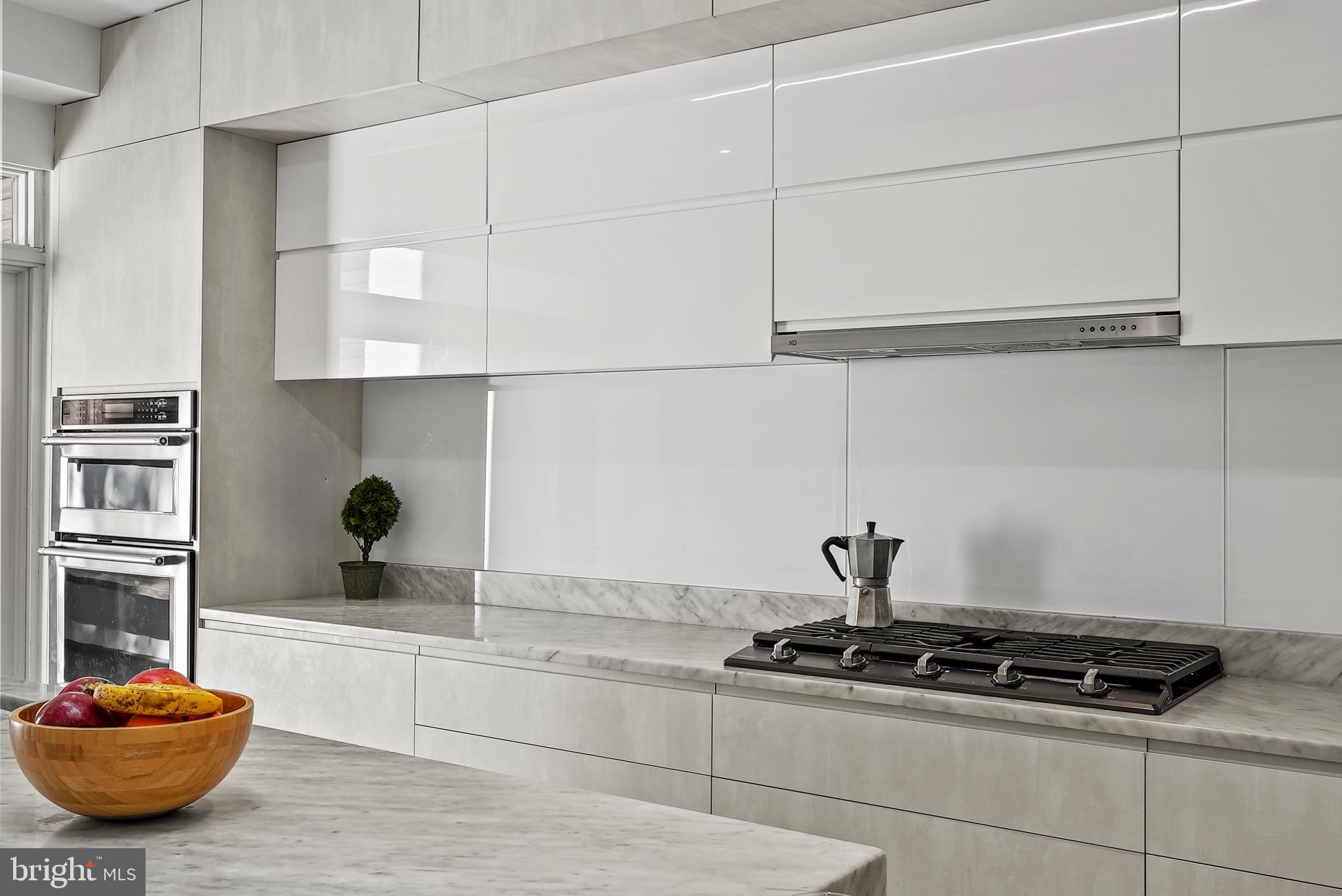 1670 Kalorama Road Northwest Washington, DC 20009 - Photo 13 of 36