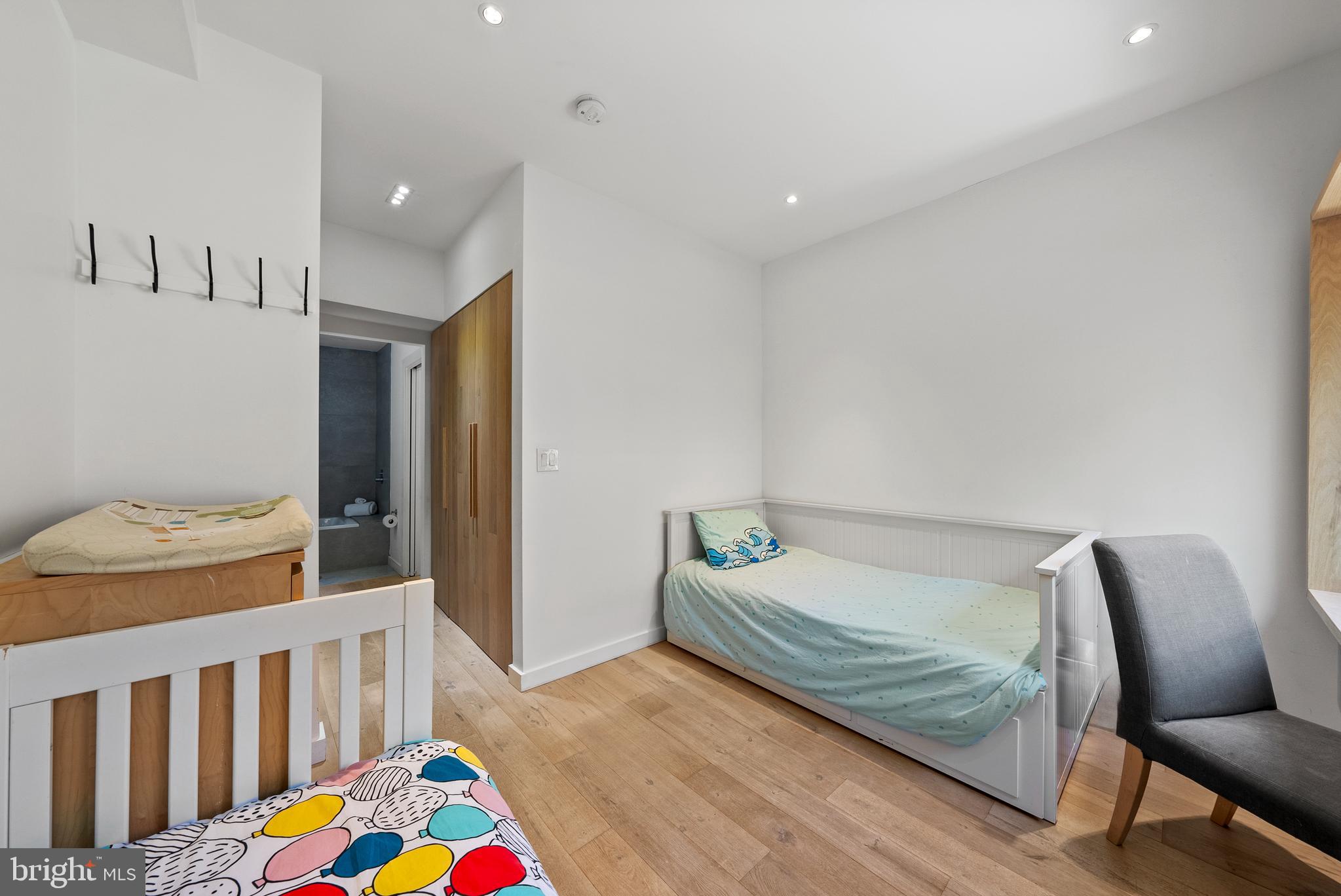 1670 Kalorama Road Northwest Washington, DC 20009 - Photo 25 of 36 Bedroom 1