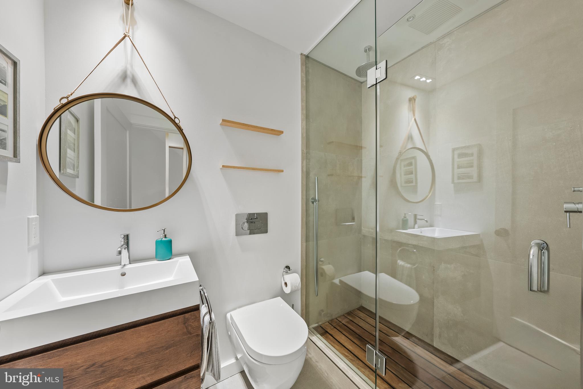 1670 Kalorama Road Northwest Washington, DC 20009 - Photo 30 of 36 3rd floor hall bathroom