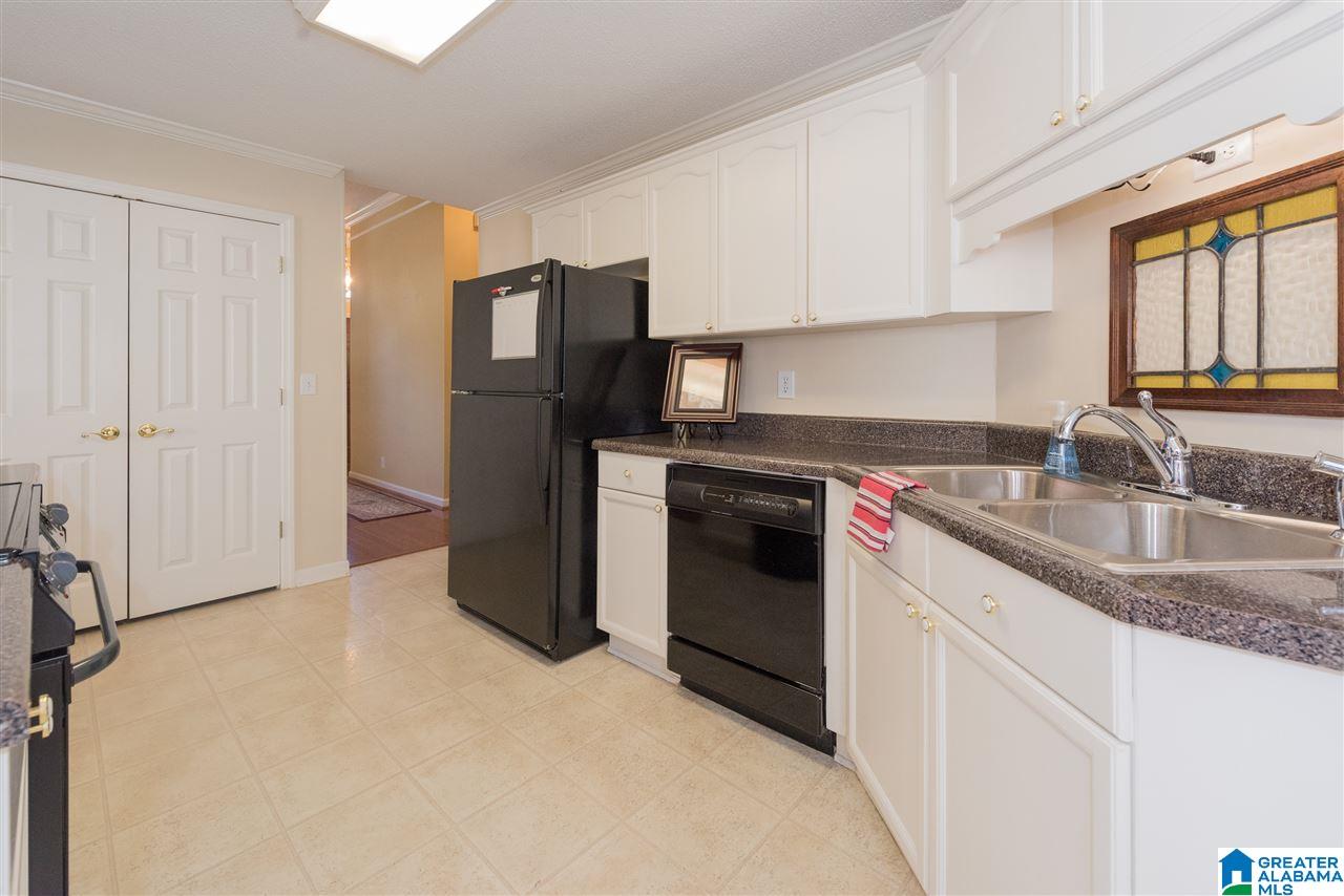 127 Stratford Circle Pelham, AL 35124 - Photo 16 of 38