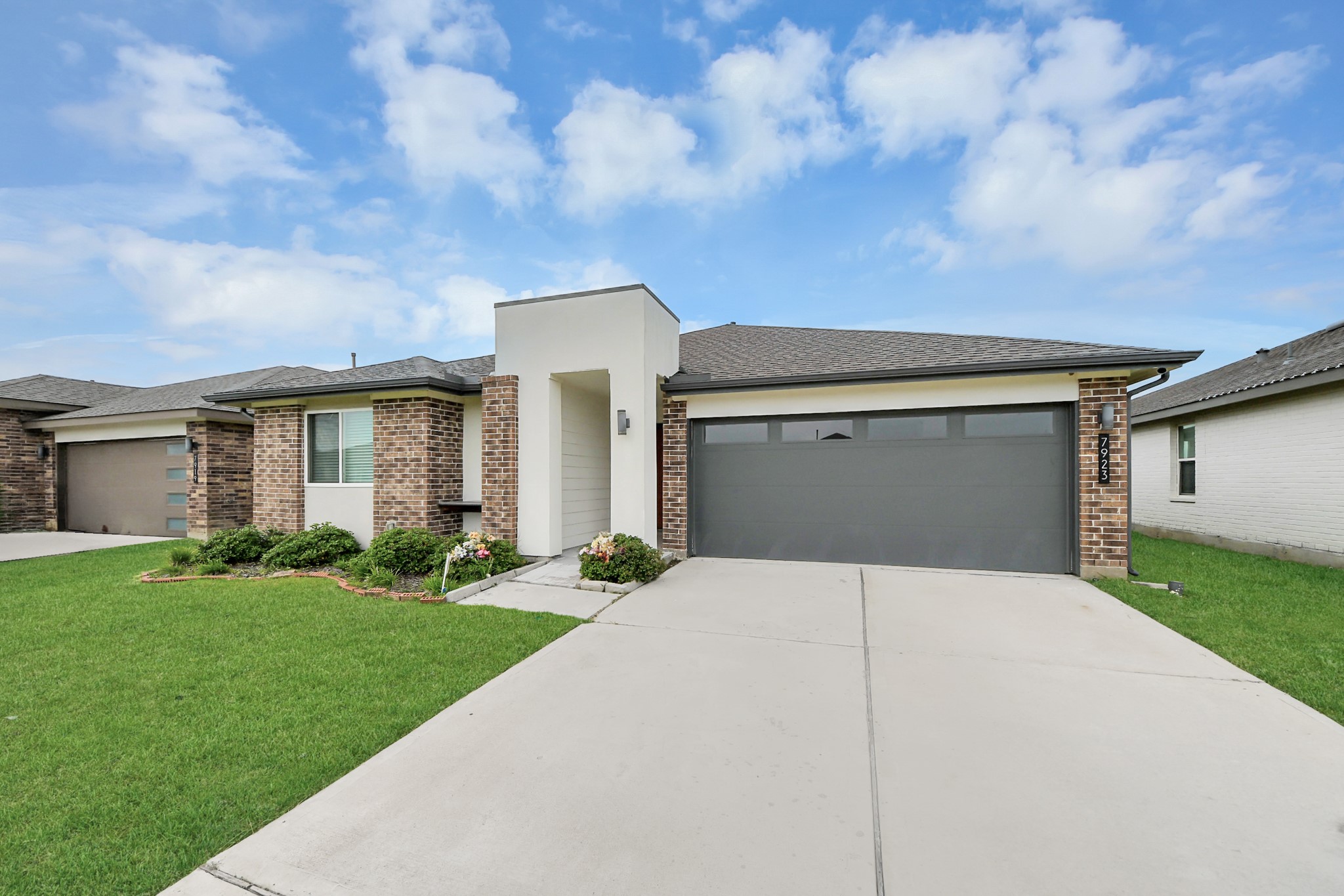 7923 Cattleman Vly Drive Rosharon, TX 77583 - Photo 2 of 34