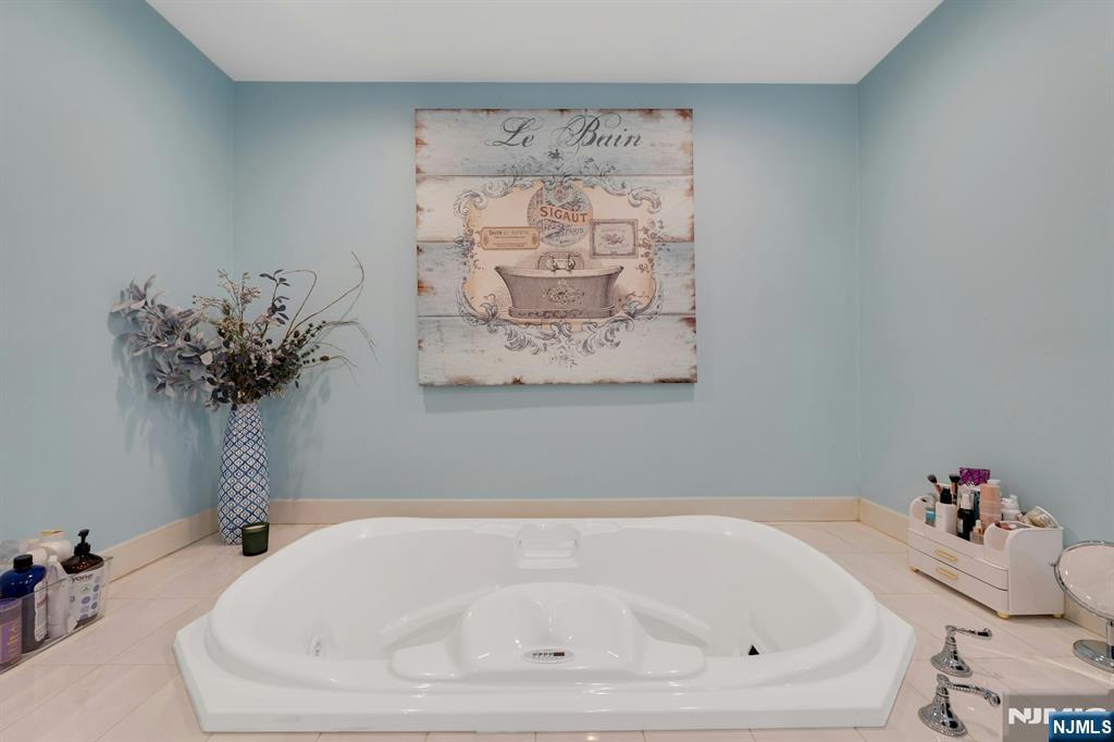 158 Carmita Avenue Rutherford, NJ 07070 - Photo 26 of 43 a bathroom with a bathtub