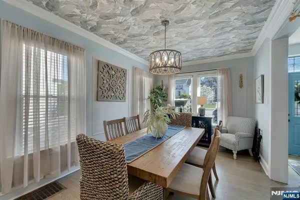 a view of a livingroom and dining room