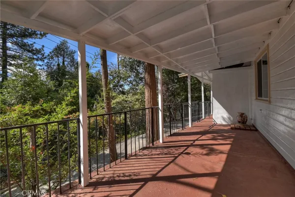 $649,999 | 23581 Lake Drive, Crestline, CA 92325