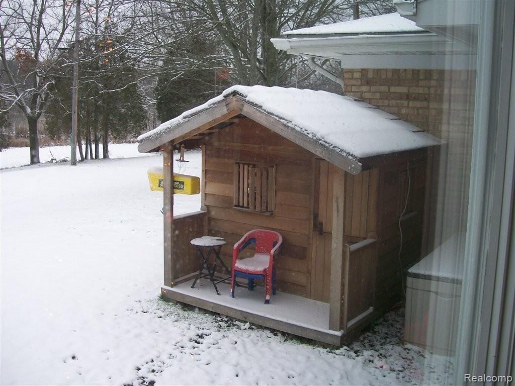 9532 Cedargrove Road Clarkston, MI 48348 - Photo 15 of 18 Play House can Stay.jpg