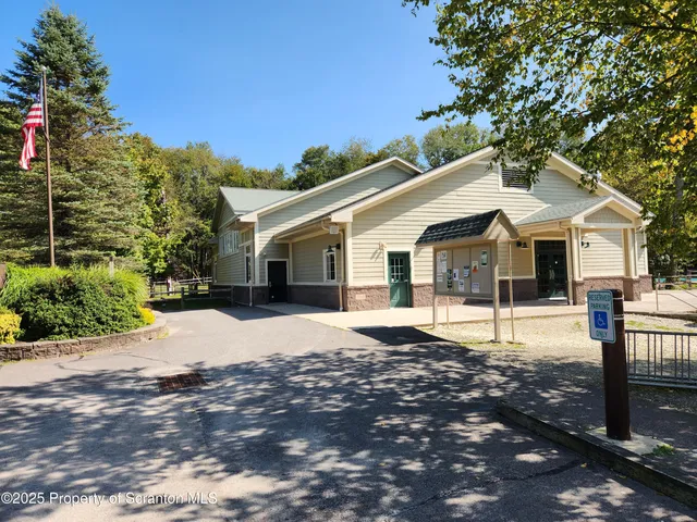 $199,900 | 119 Livingston Lane, Gouldsboro, PA 18424