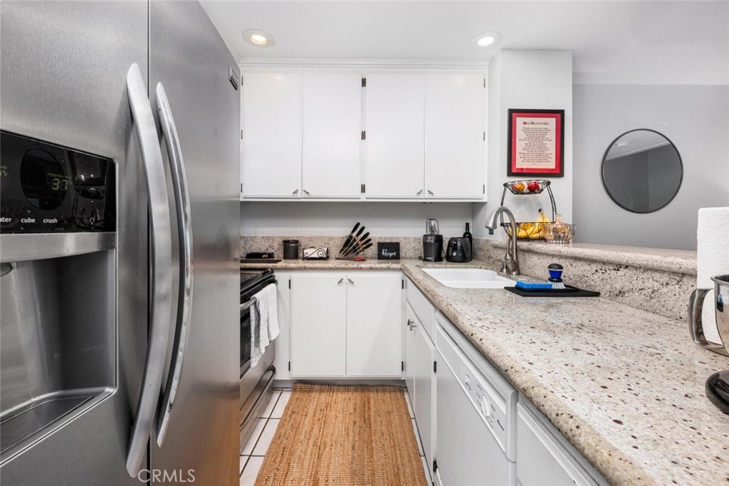 7890 East Spring Street, Unit 15D Long Beach, CA 90815 - Photo 10 of 40 View as your walk in the front door