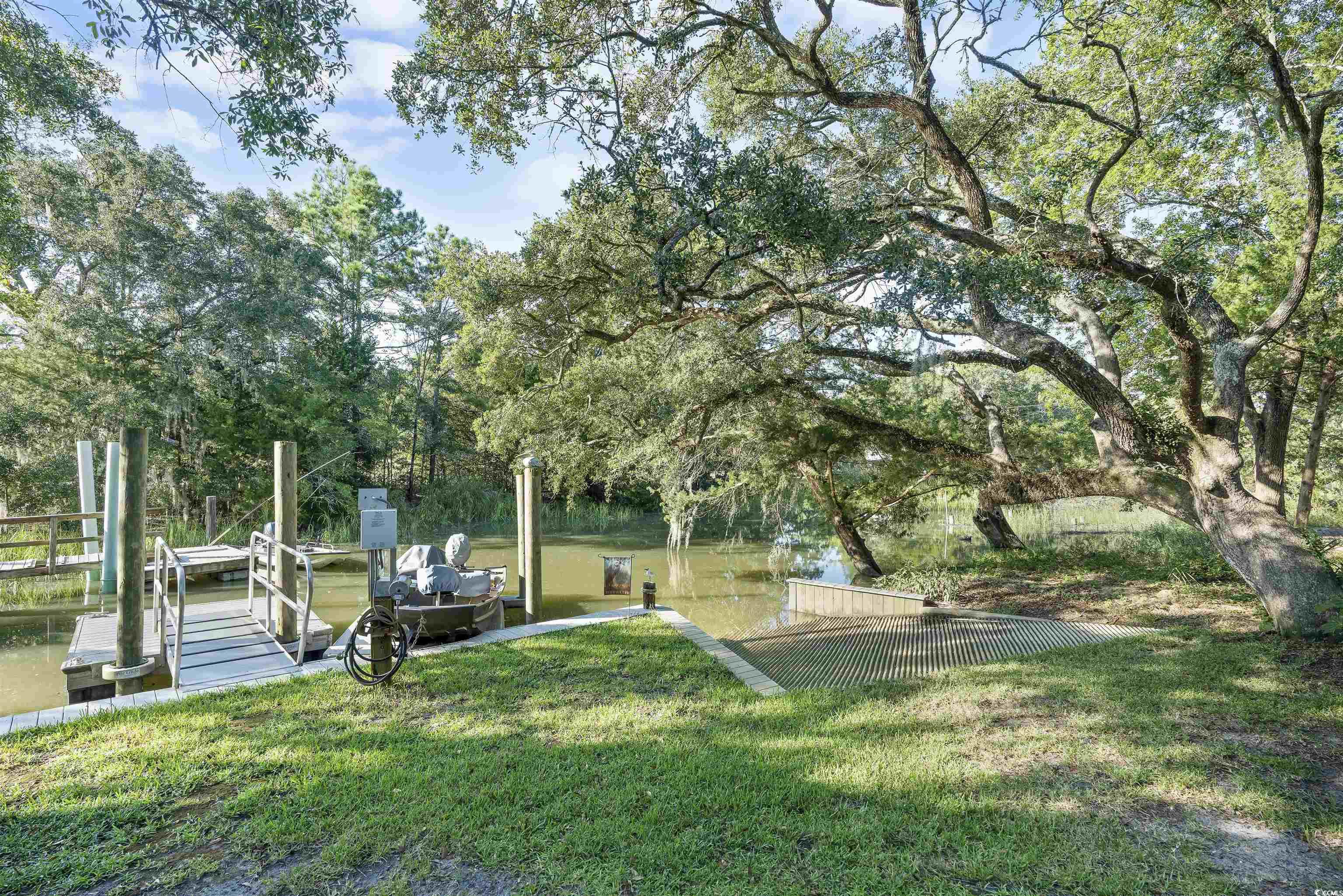 386 Spivey Avenue Murrells Inlet, SC 29576 - Photo 4 of 39