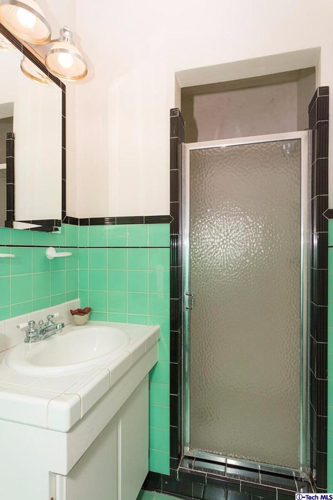 362 West Kenneth Road Glendale, CA 91202 - Photo 14 of 21 Additional Photo