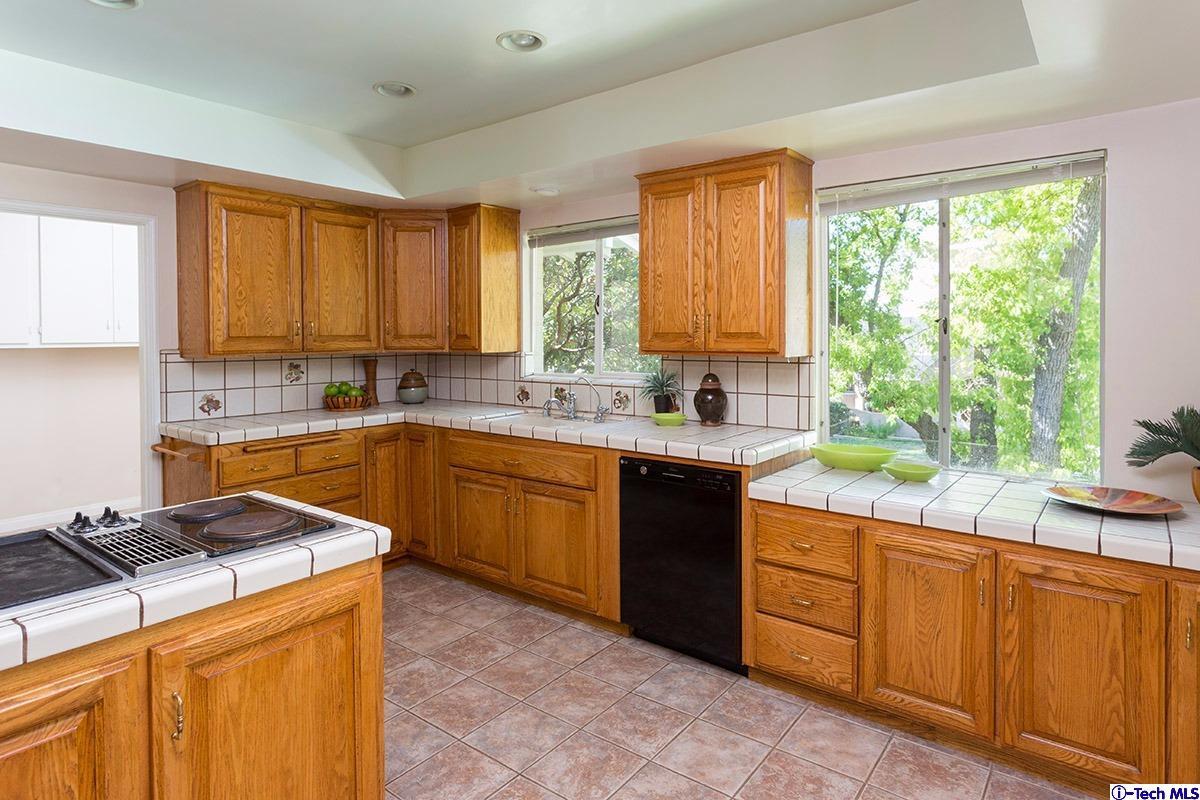 362 West Kenneth Road Glendale, CA 91202 - Photo 5 of 21 Additional Photo