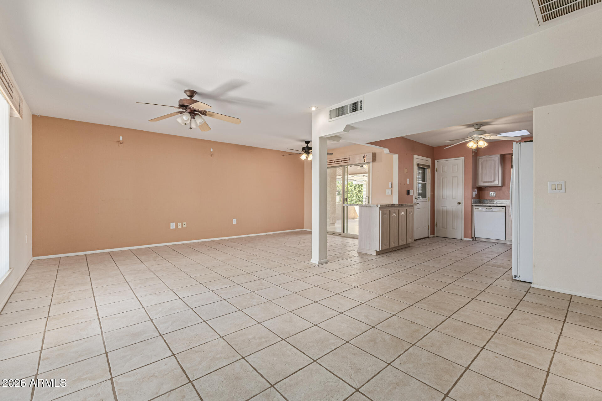 10940 West White Mountain Road Sun City, AZ 85351 - Photo 11 of 27 05-White Mountain