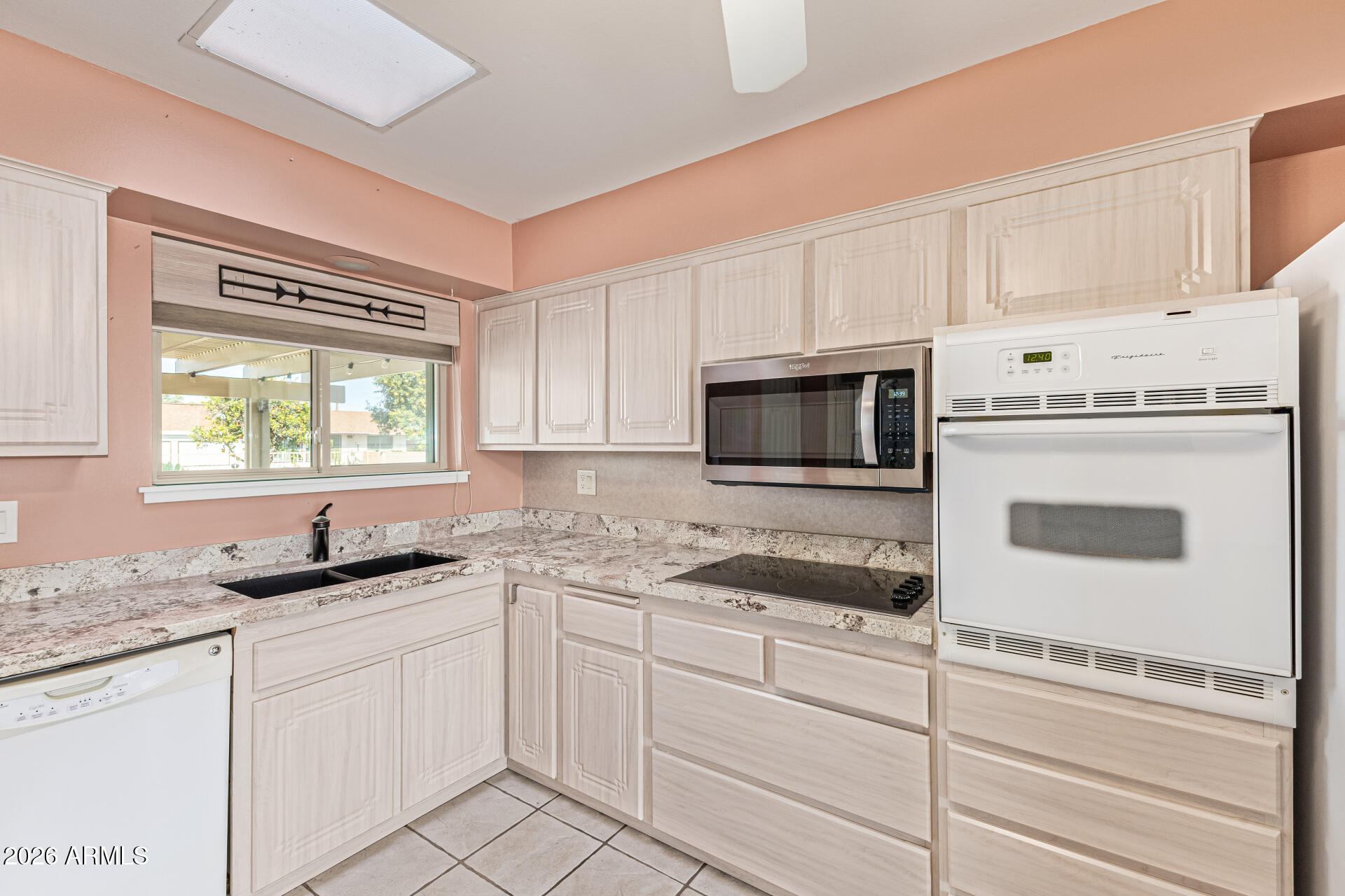 10940 West White Mountain Road Sun City, AZ 85351 - Photo 15 of 27 09-White Mountain