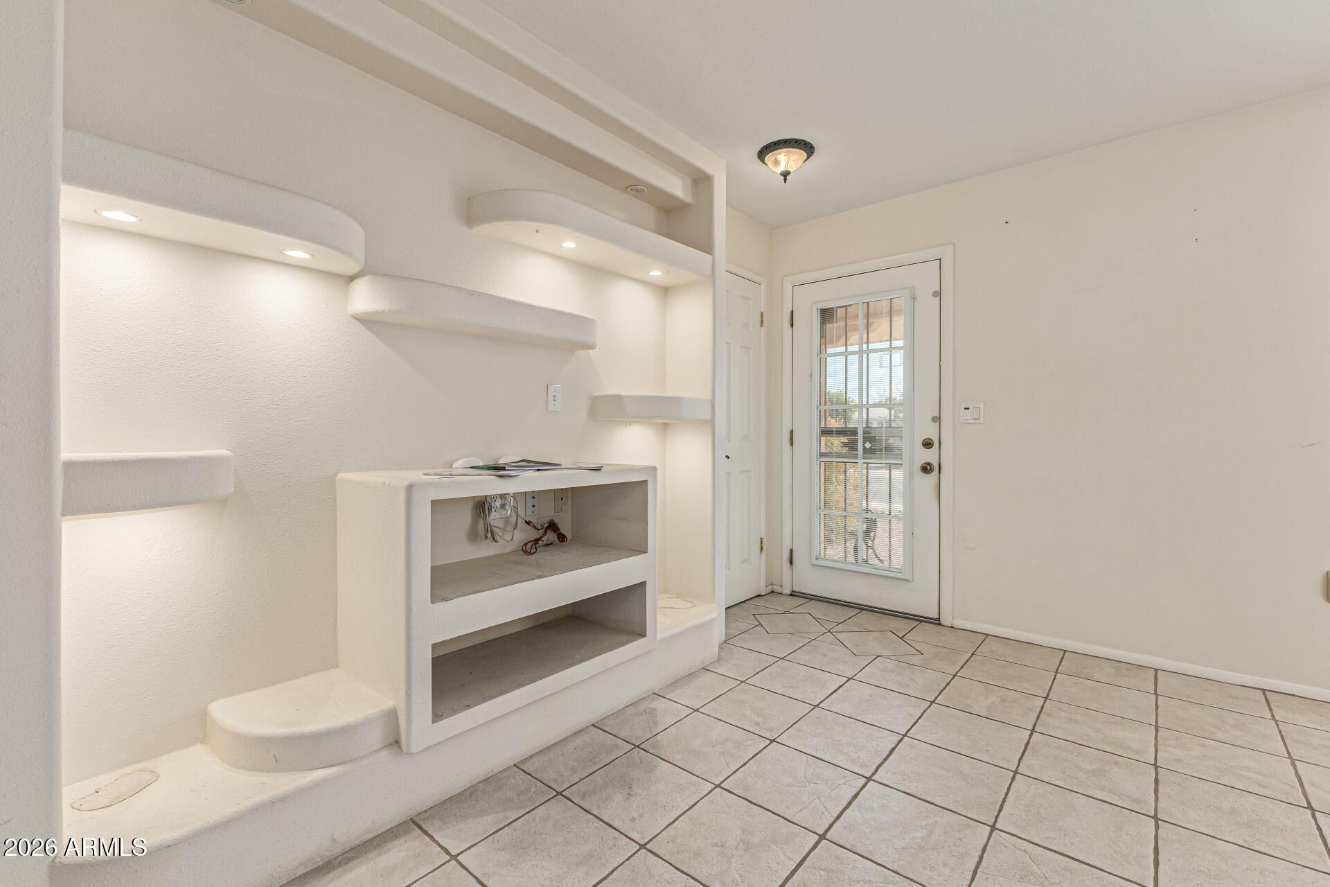 10940 West White Mountain Road Sun City, AZ 85351 - Photo 5 of 27 06-White Mountain